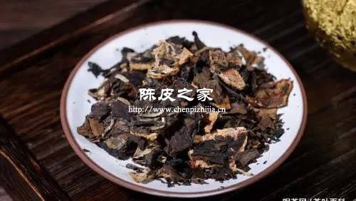 喉咙痛可以喝白茶跟陈皮一起烧水喝吗